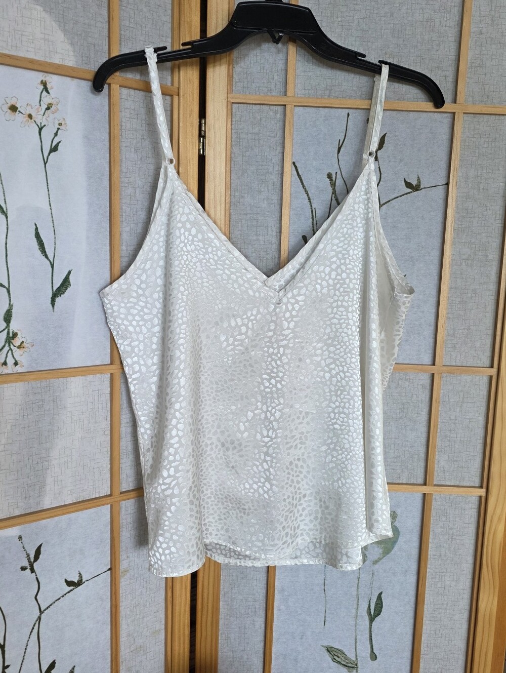 Satin White Animal Print V Neck Cami Top Adjustable Straps Camisole Top Sz Large - Picture 12 of 13